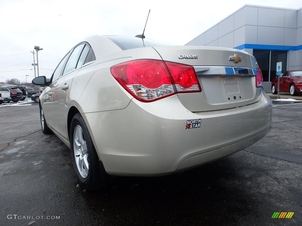 2016 Cruze Limited LT - Champagne Silver Metallic / Jet Black photo #5