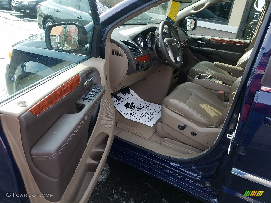 2014 Town & Country Touring - True Blue Pearl / Dark Frost Beige/Medium Frost Beige photo #8