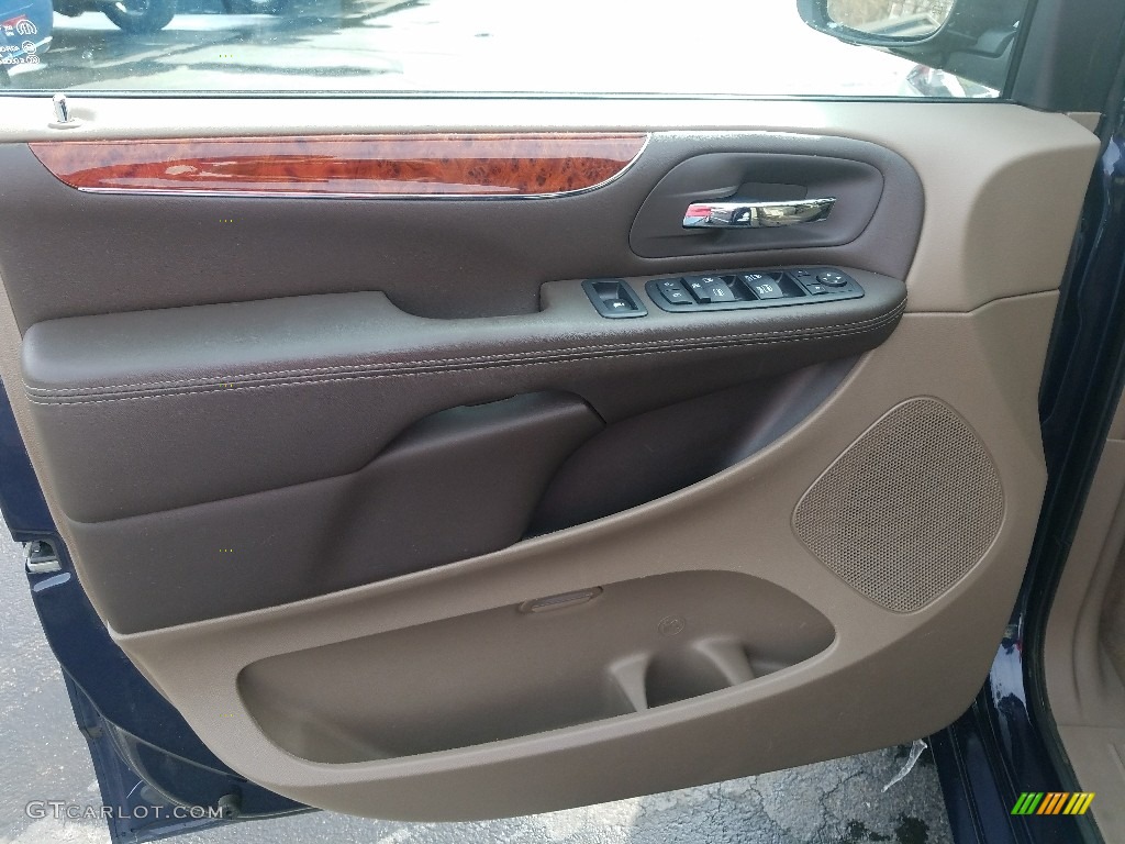 2014 Town & Country Touring - True Blue Pearl / Dark Frost Beige/Medium Frost Beige photo #9