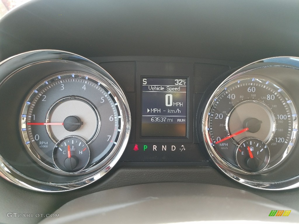 2014 Town & Country Touring - True Blue Pearl / Dark Frost Beige/Medium Frost Beige photo #18