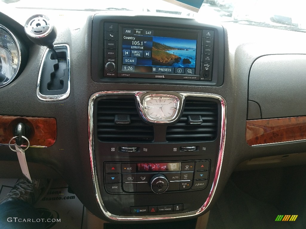 2014 Town & Country Touring - True Blue Pearl / Dark Frost Beige/Medium Frost Beige photo #20