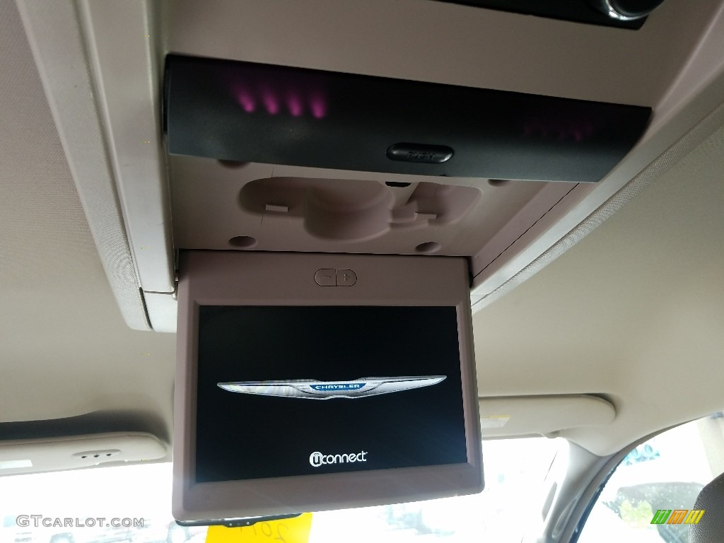 2014 Town & Country Touring - True Blue Pearl / Dark Frost Beige/Medium Frost Beige photo #30