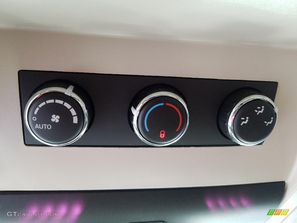 2014 Town & Country Touring - True Blue Pearl / Dark Frost Beige/Medium Frost Beige photo #31