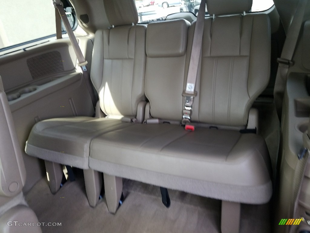 2014 Town & Country Touring - True Blue Pearl / Dark Frost Beige/Medium Frost Beige photo #33