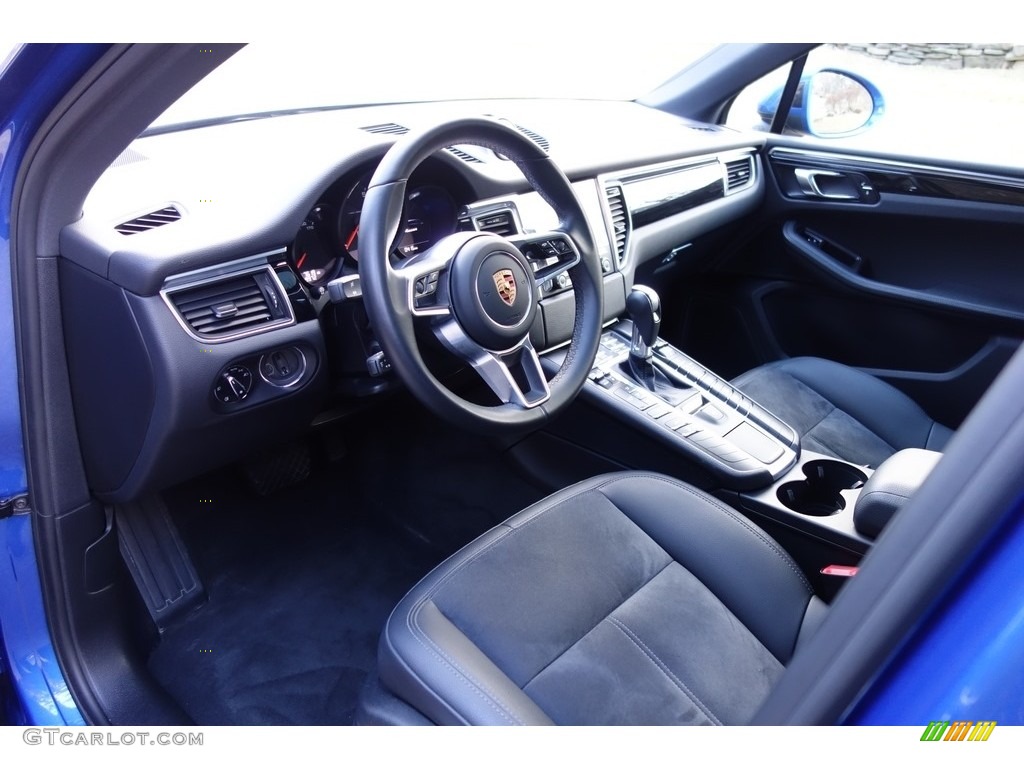 2017 Porsche Macan Standard Macan Model Front Seat Photos