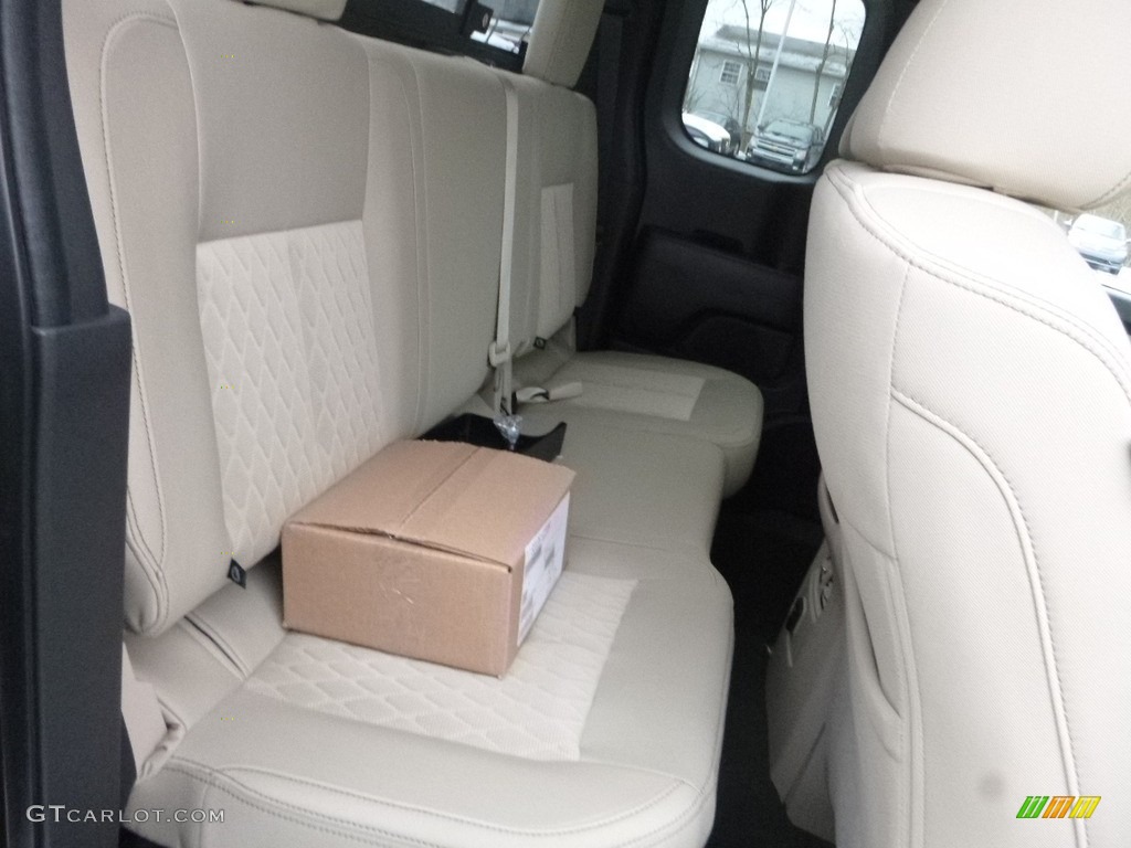 2018 Titan SV King Cab 4x4 - Java Metallic / Beige photo #10