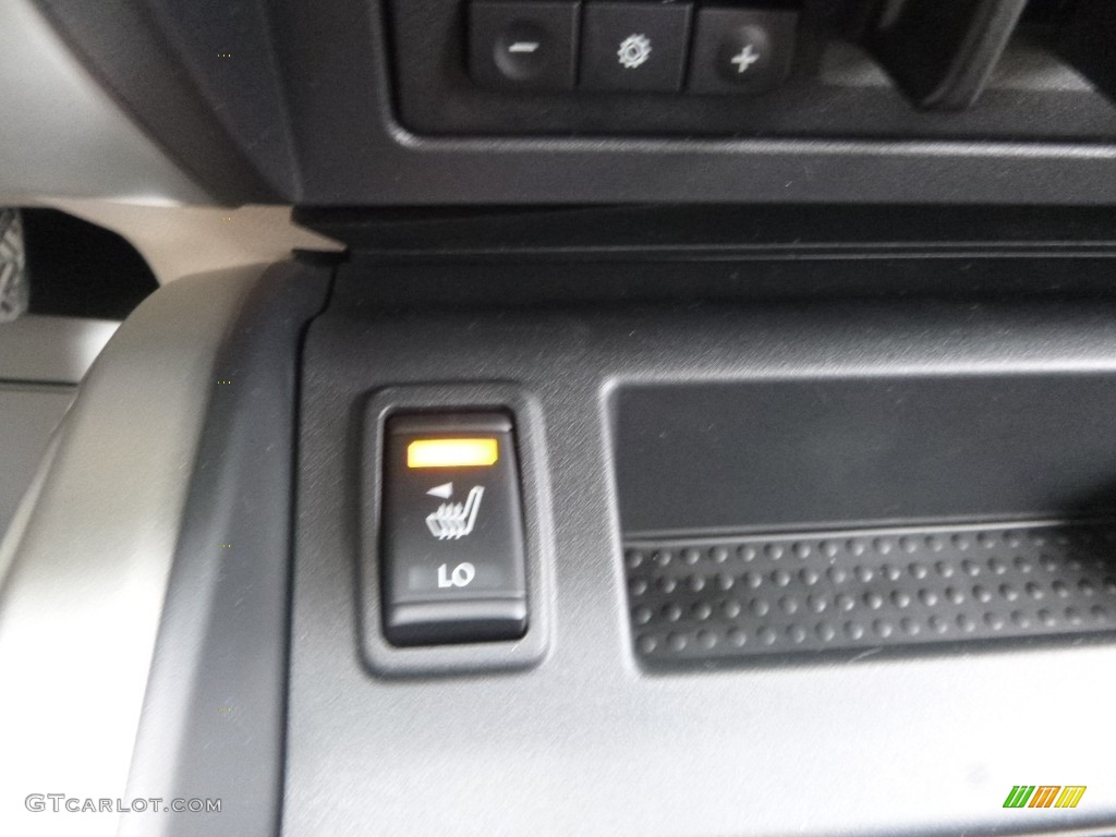 2018 Titan SV King Cab 4x4 - Java Metallic / Beige photo #20