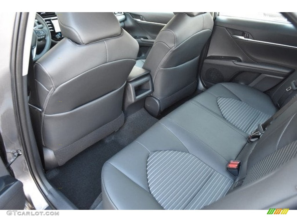 2018 Camry SE - Predawn Gray Mica / Black photo #3