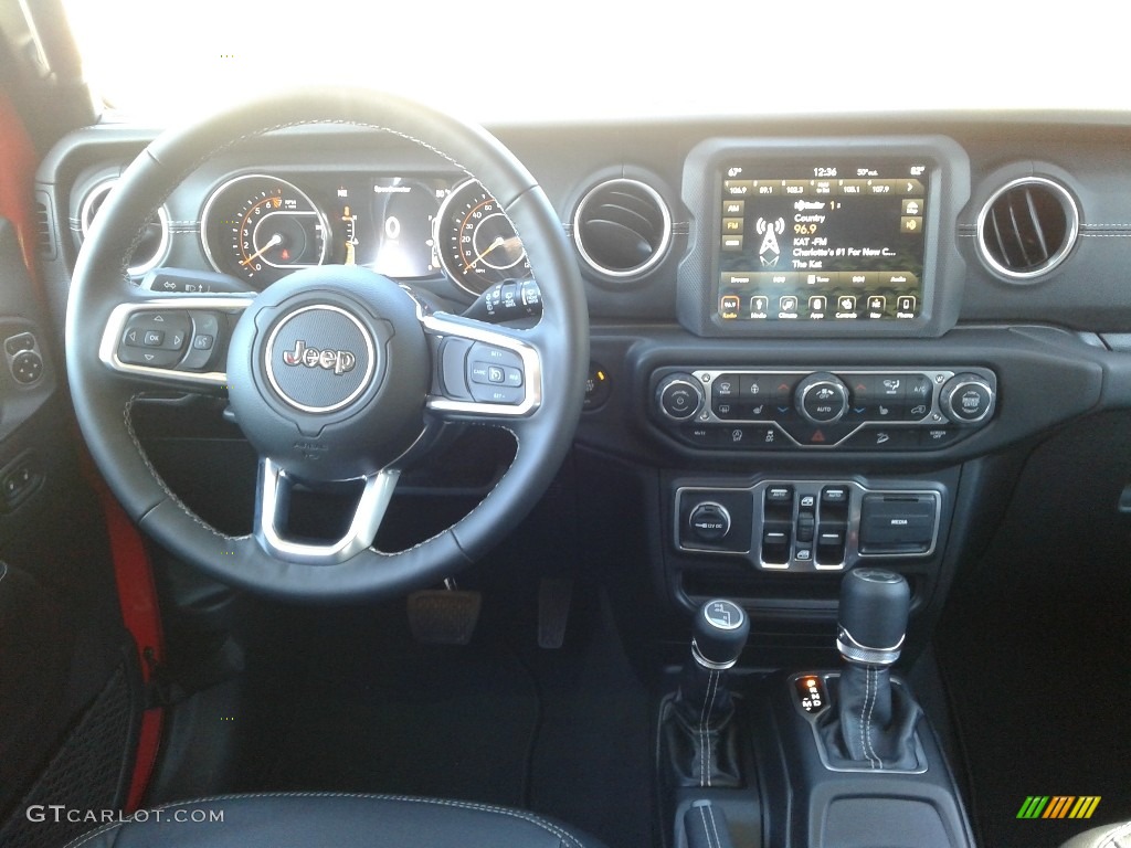 2018 Wrangler Unlimited Sahara 4x4 - Firecracker Red / Black photo #28