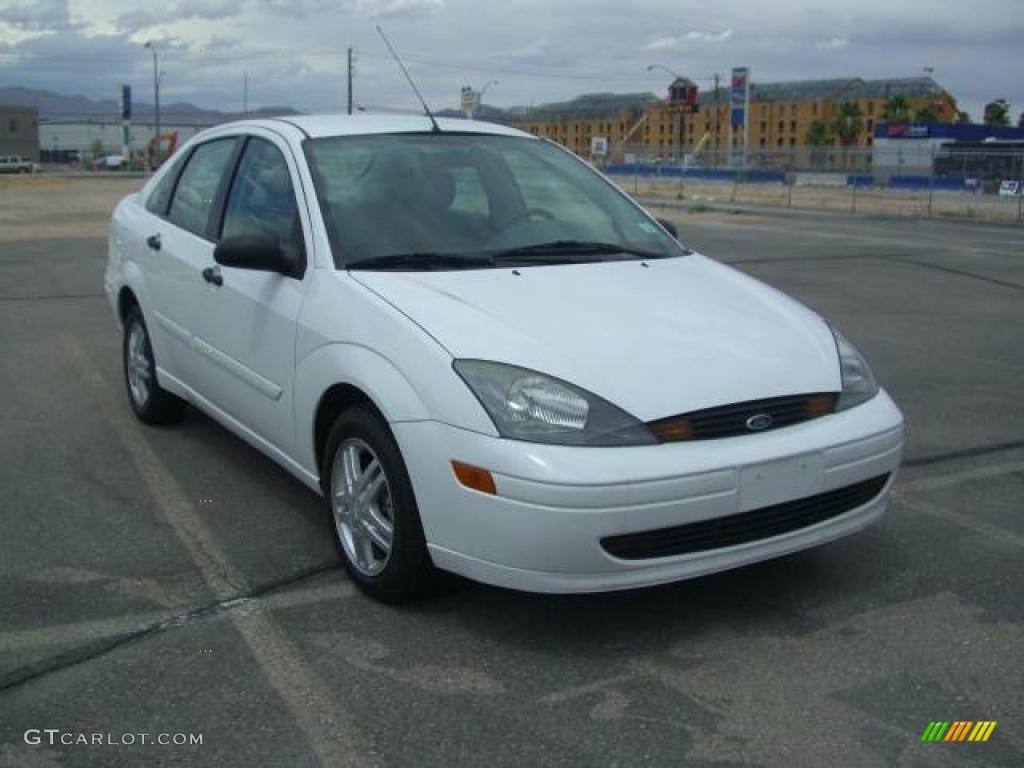 2003 Focus SE 2.3 Sedan - Cloud 9 White / Medium Graphite photo #4