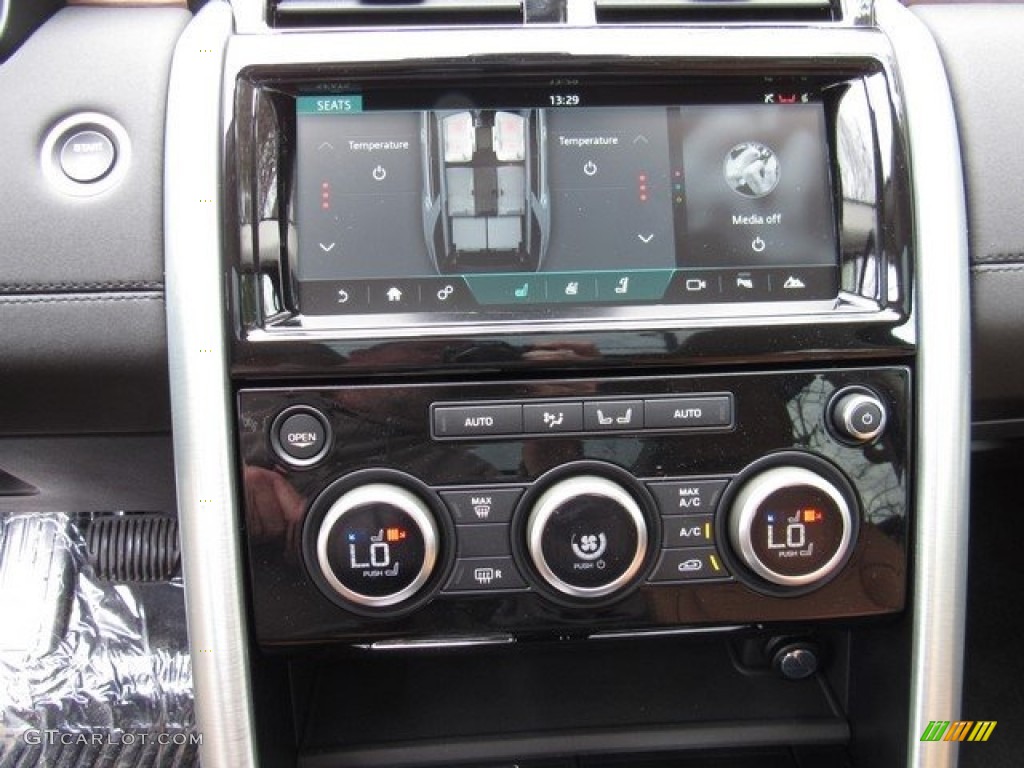 2018 Land Rover Discovery HSE Controls Photo #125338820