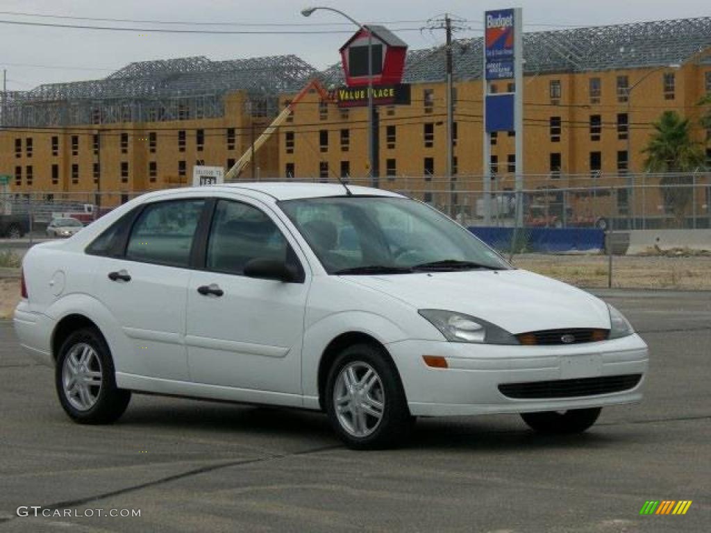 2003 Focus SE 2.3 Sedan - Cloud 9 White / Medium Graphite photo #44