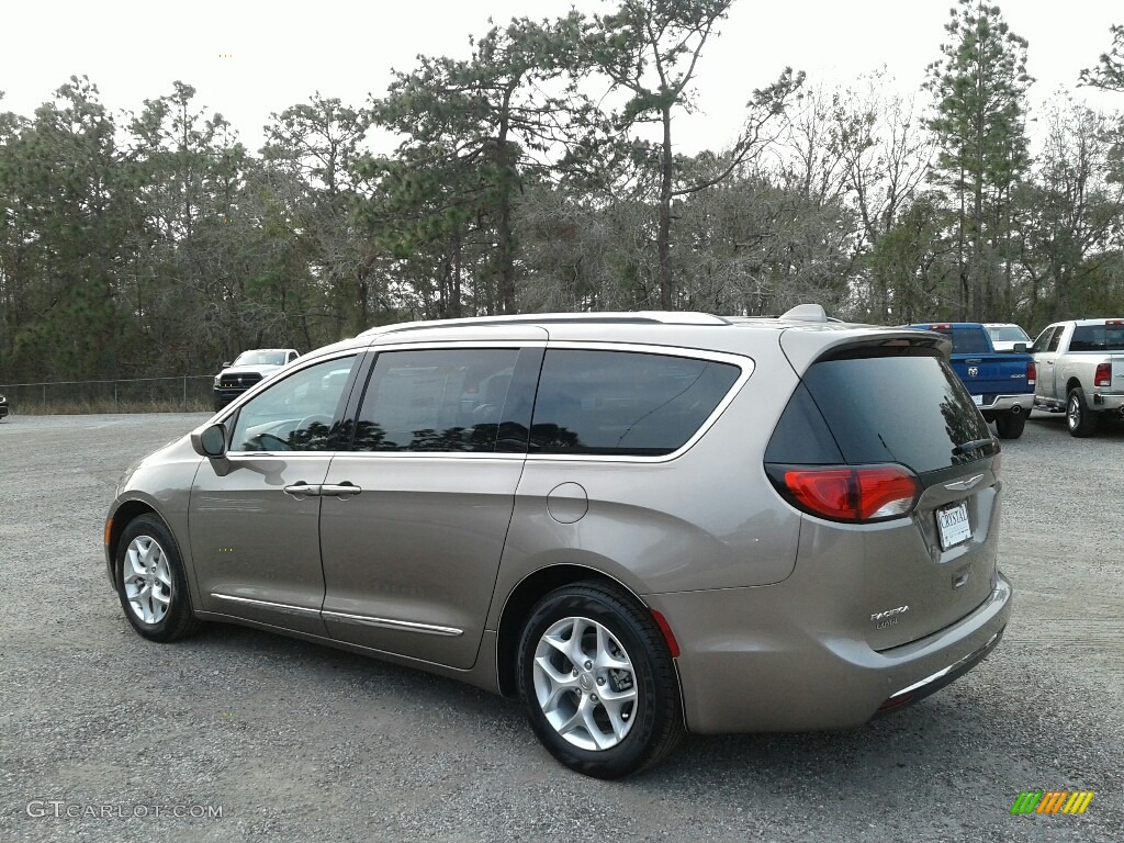 2018 Pacifica Touring L - Molten Silver / Cognac/Alloy/Toffee photo #3