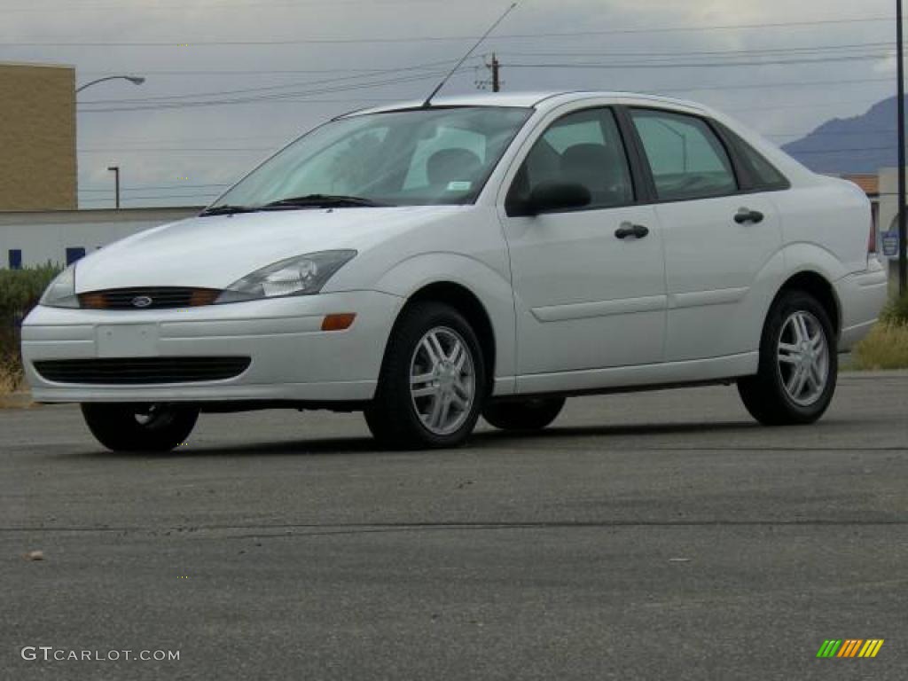 2003 Focus SE 2.3 Sedan - Cloud 9 White / Medium Graphite photo #47