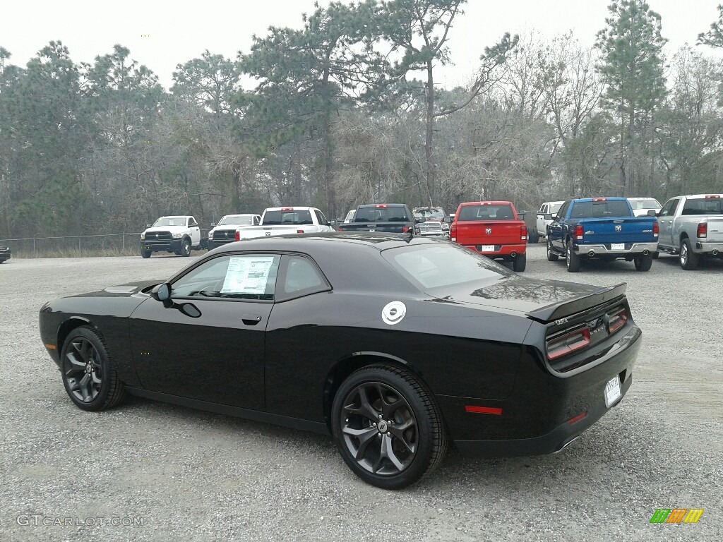 2018 Challenger SXT - Pitch Black / Black photo #3