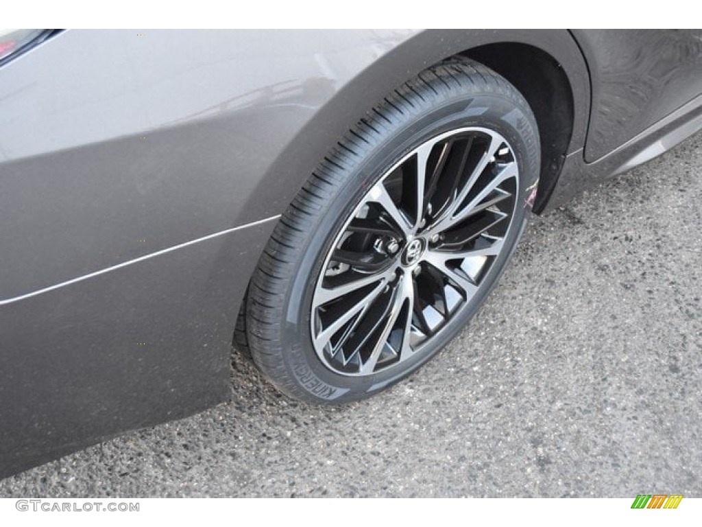 2018 Camry SE - Predawn Gray Mica / Black photo #33