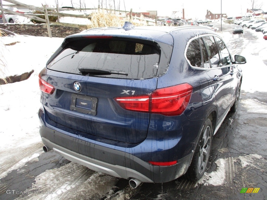 2017 X1 xDrive28i - Mediterranean Blue Metallic / Canberra Beige photo #3