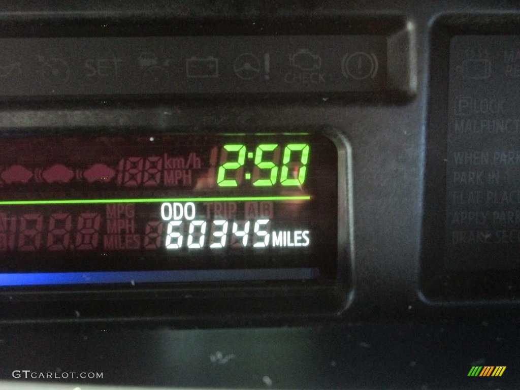 2014 Prius v Two - Classic Silver Metallic / Misty Gray photo #11