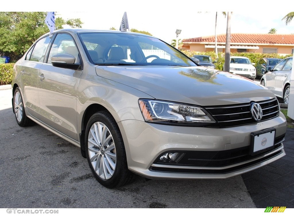 2016 Jetta SEL - Moonrock Silver Metallic / Cornsilk Beige photo #2