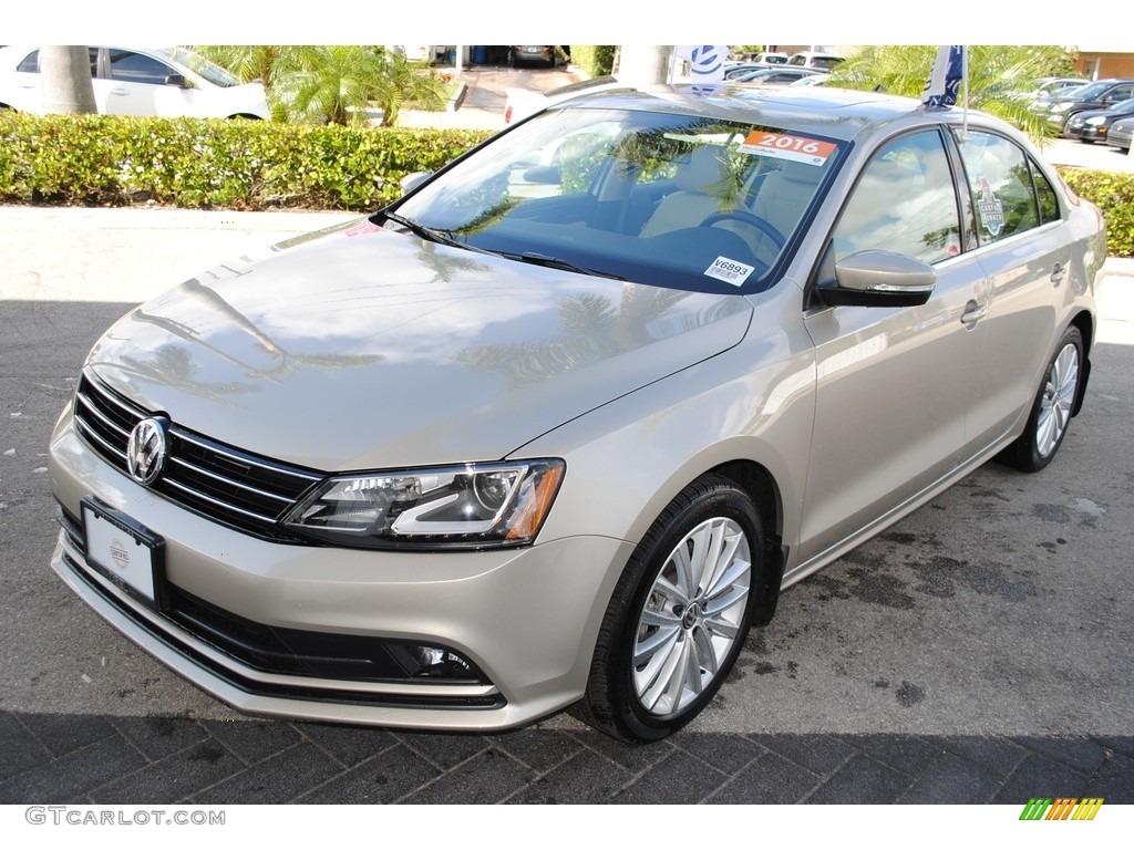 2016 Jetta SEL - Moonrock Silver Metallic / Cornsilk Beige photo #4