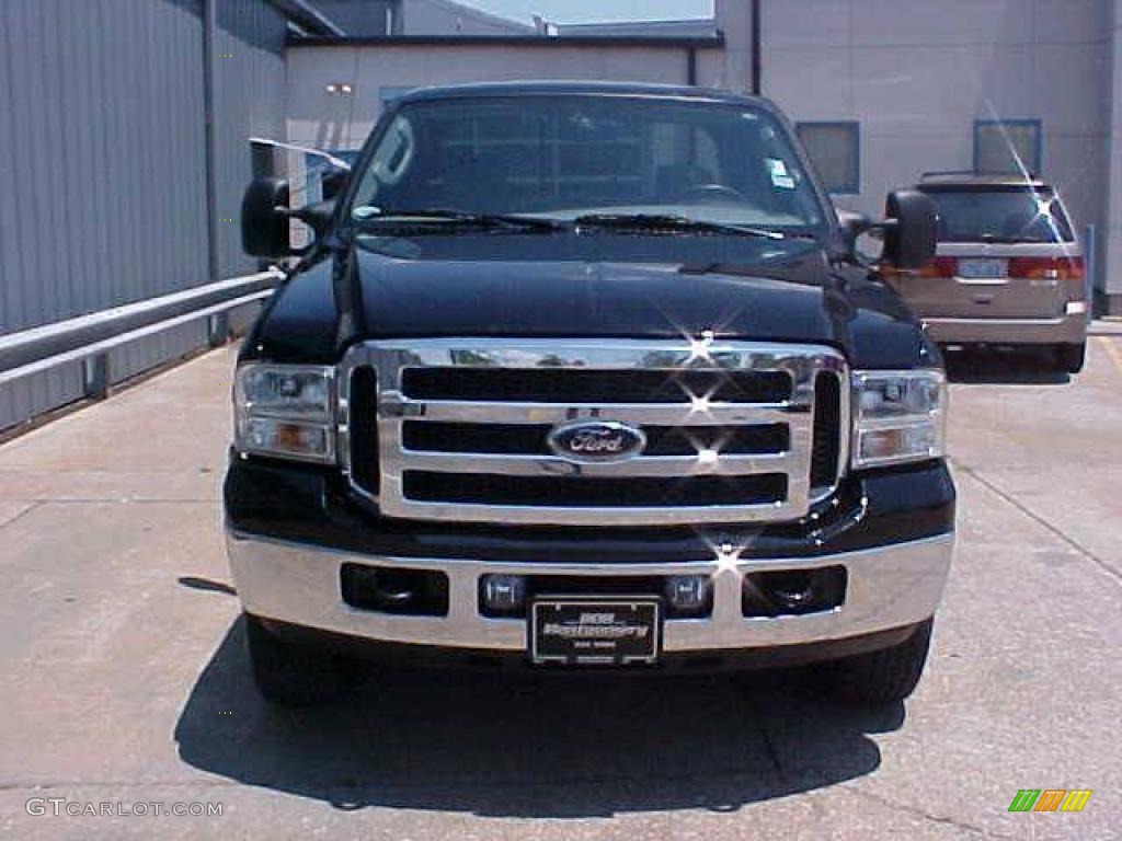 2005 F350 Super Duty Lariat Crew Cab 4x4 - Black / Medium Flint photo #3