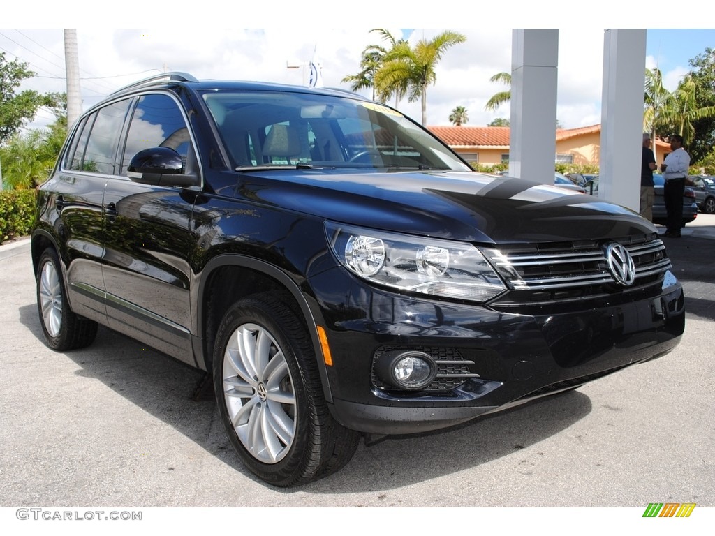 2012 Tiguan SE 4Motion - Deep Black Metallic / Beige photo #2