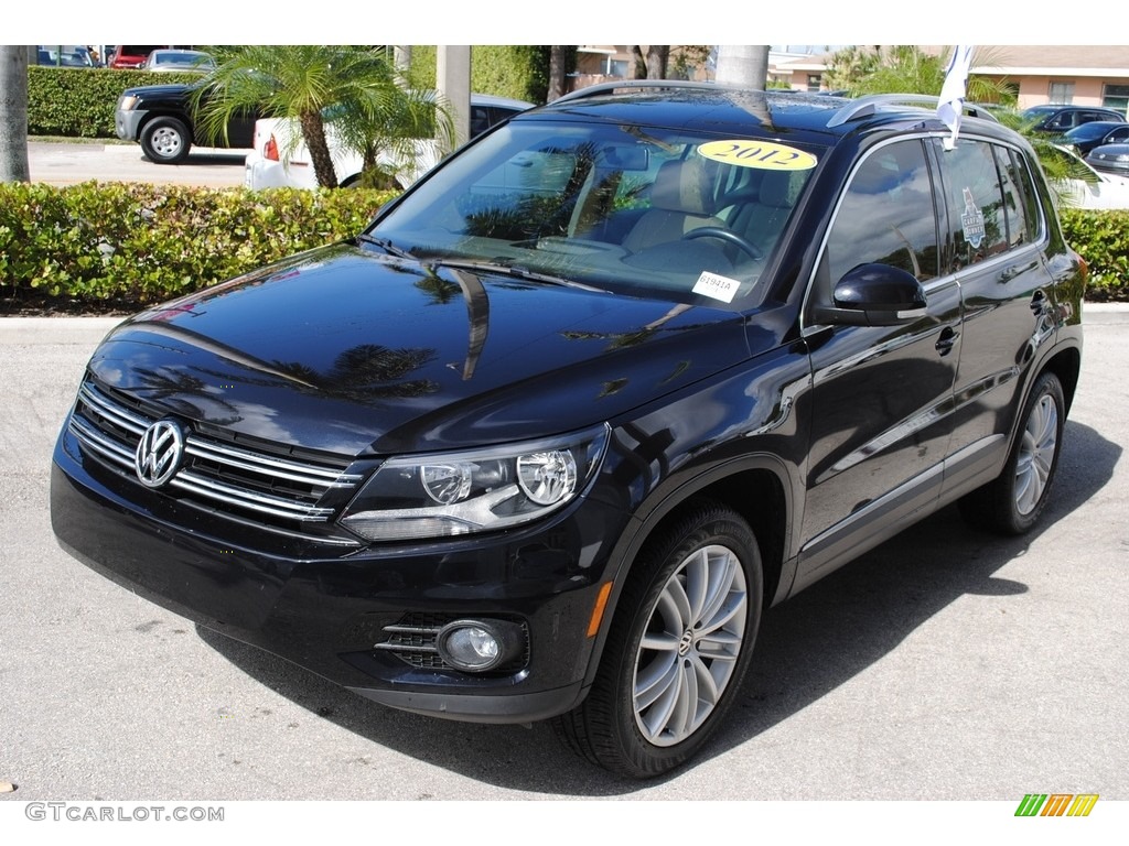 2012 Tiguan SE 4Motion - Deep Black Metallic / Beige photo #4