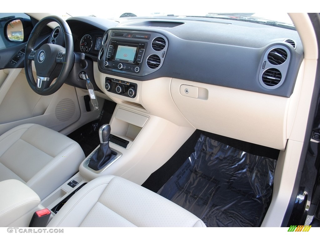 2012 Tiguan SE 4Motion - Deep Black Metallic / Beige photo #17