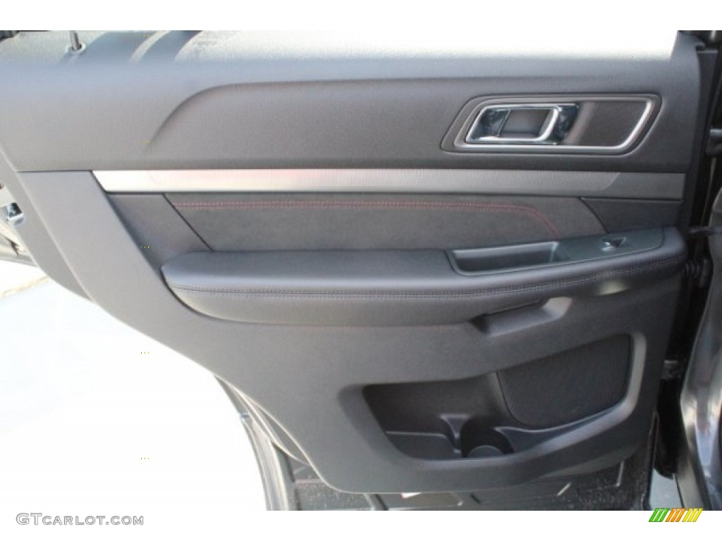 2018 Explorer XLT - Magnetic Metallic / Ebony Black photo #25