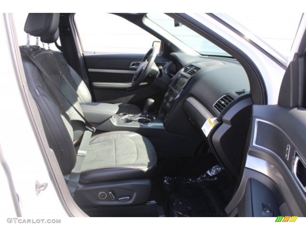 2018 Explorer XLT - White Platinum / Ebony Black photo #33