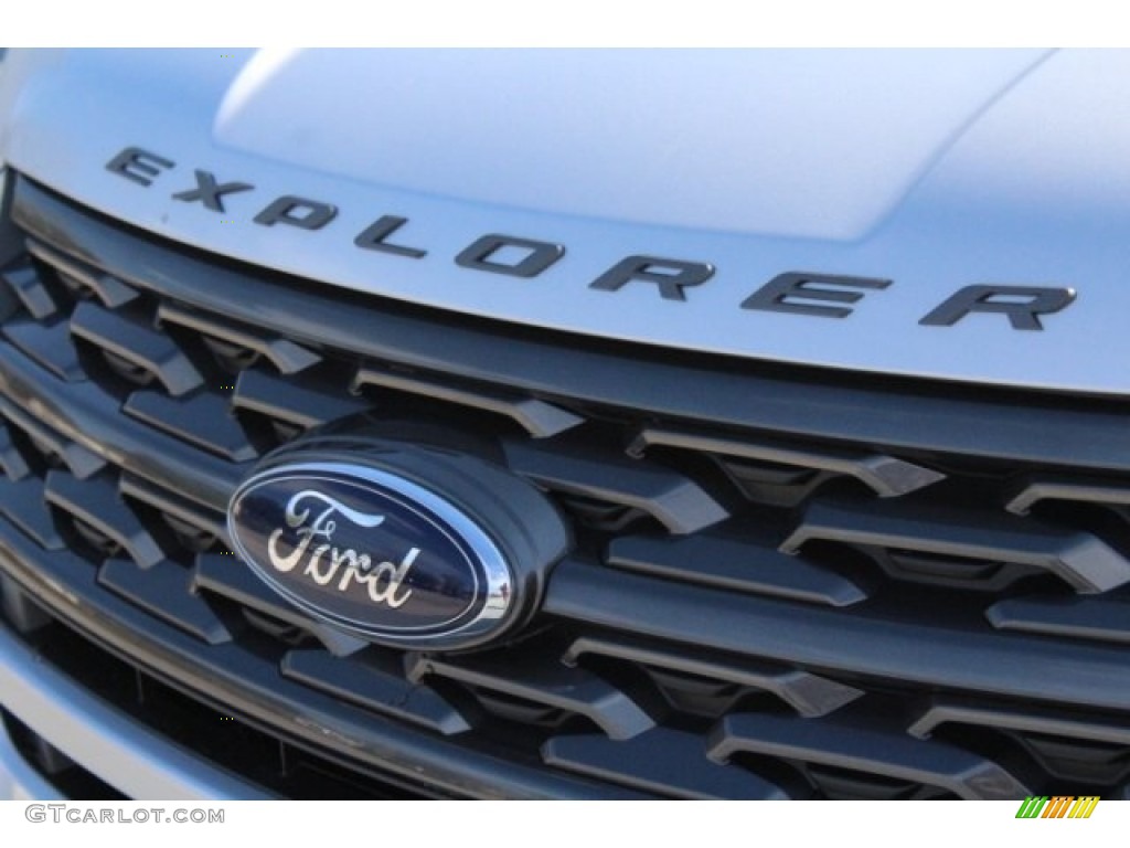2018 Explorer XLT - Ingot Silver / Ebony Black photo #4