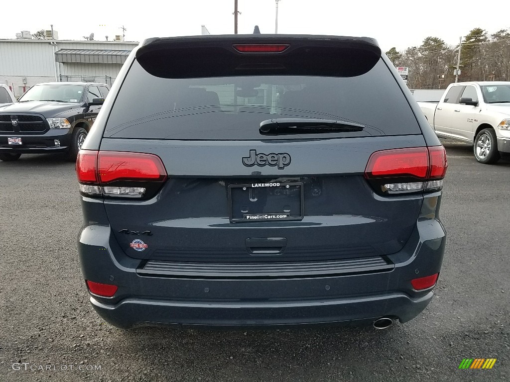 2018 Grand Cherokee Altitude 4x4 - Diamond Black Crystal Pearl / Black photo #5