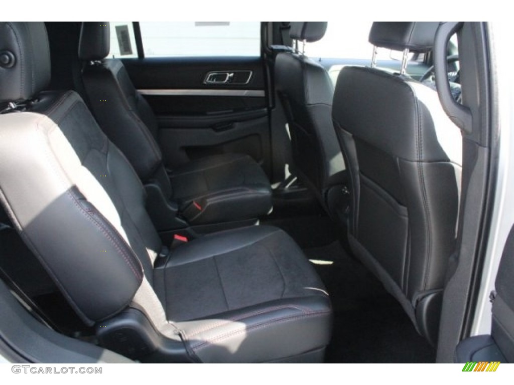 2018 Explorer XLT - Ingot Silver / Ebony Black photo #32