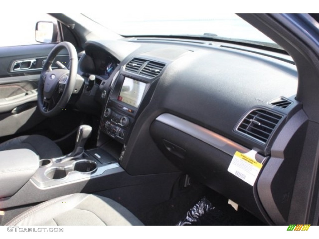 2018 Explorer XLT - Blue Metallic / Ebony Black photo #34