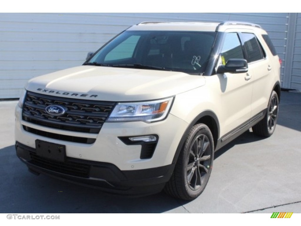 2018 Explorer XLT - Platinum Dune / Ebony Black photo #3