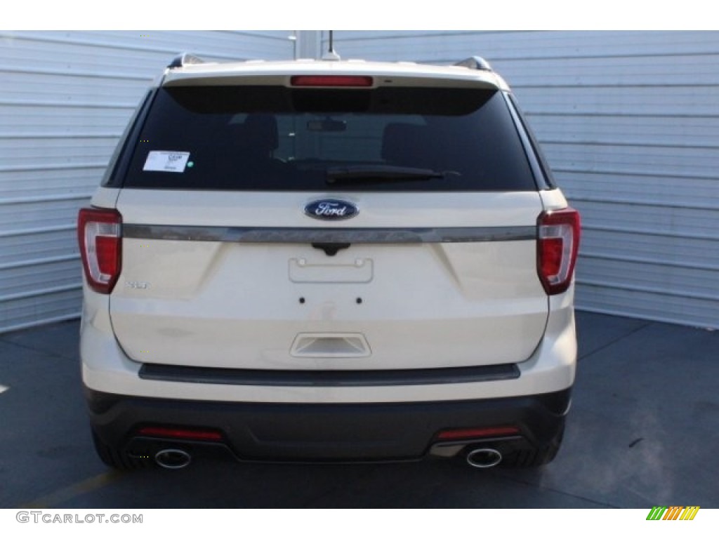 2018 Explorer XLT - Platinum Dune / Ebony Black photo #8