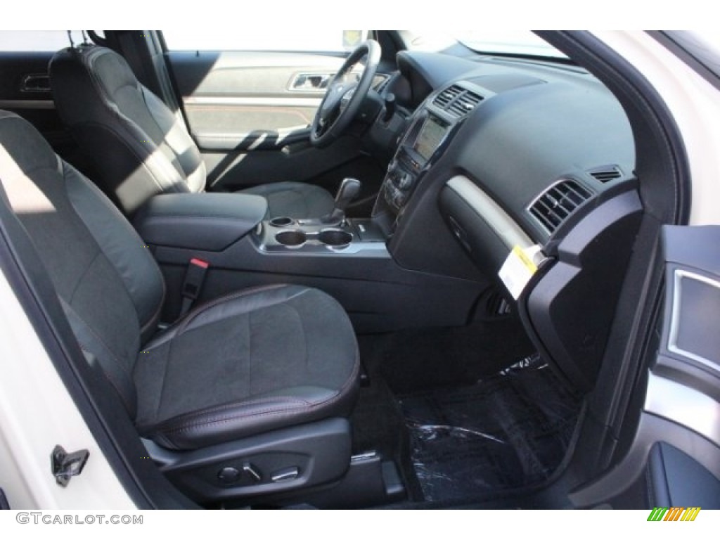 2018 Explorer XLT - Platinum Dune / Ebony Black photo #35