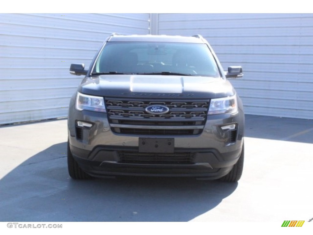 2018 Explorer XLT - Magnetic Metallic / Ebony Black photo #2