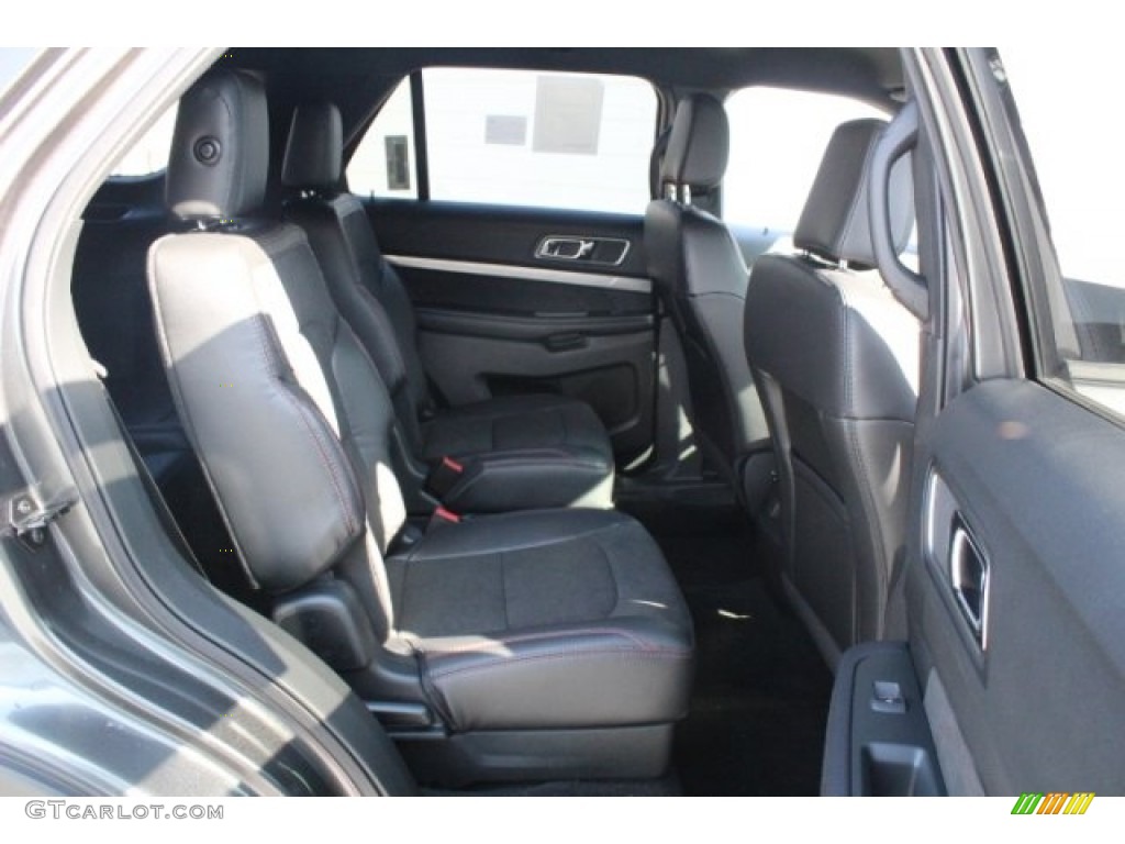2018 Explorer XLT - Magnetic Metallic / Ebony Black photo #30
