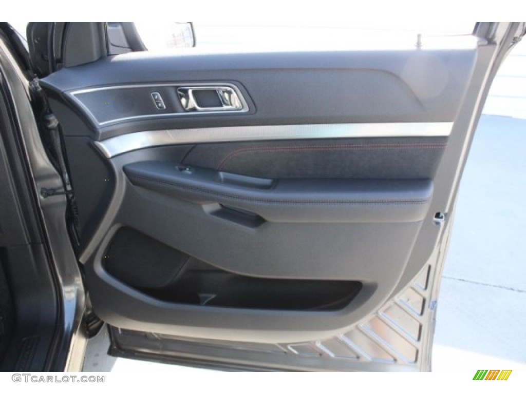 2018 Explorer XLT - Magnetic Metallic / Ebony Black photo #31