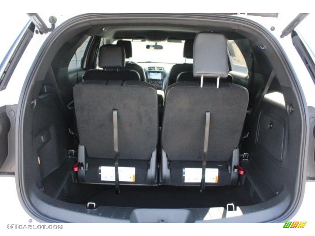 2018 Explorer XLT - White Platinum / Ebony Black photo #30
