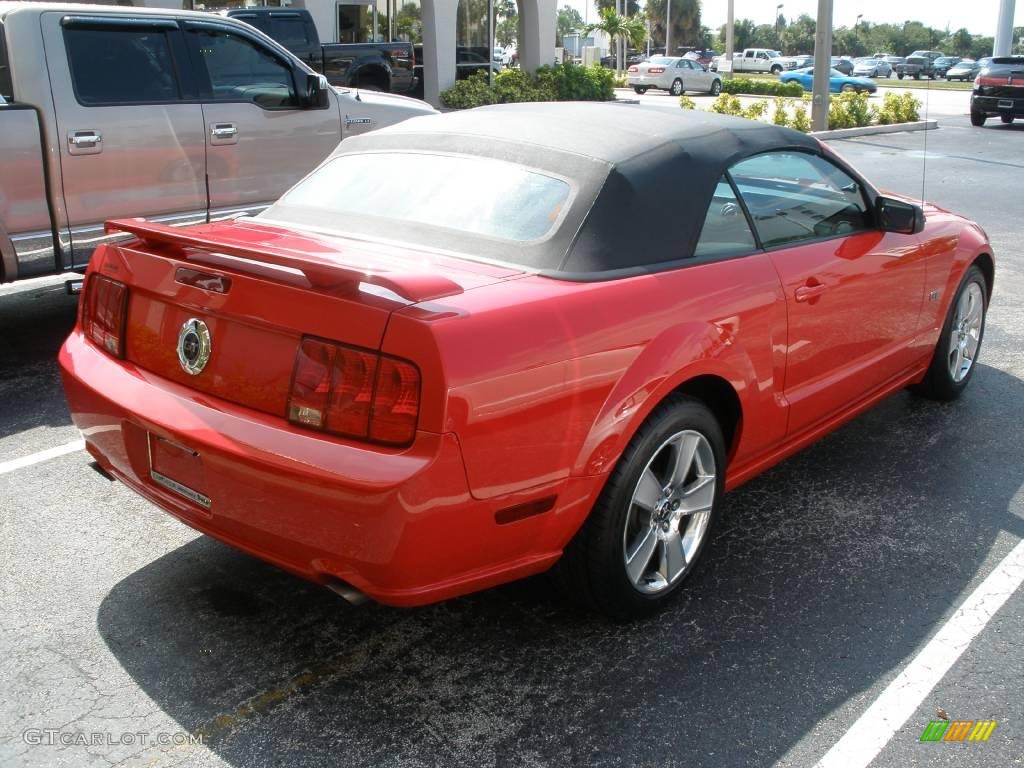 2007 Mustang GT Premium Convertible - Torch Red / Black/Red photo #25