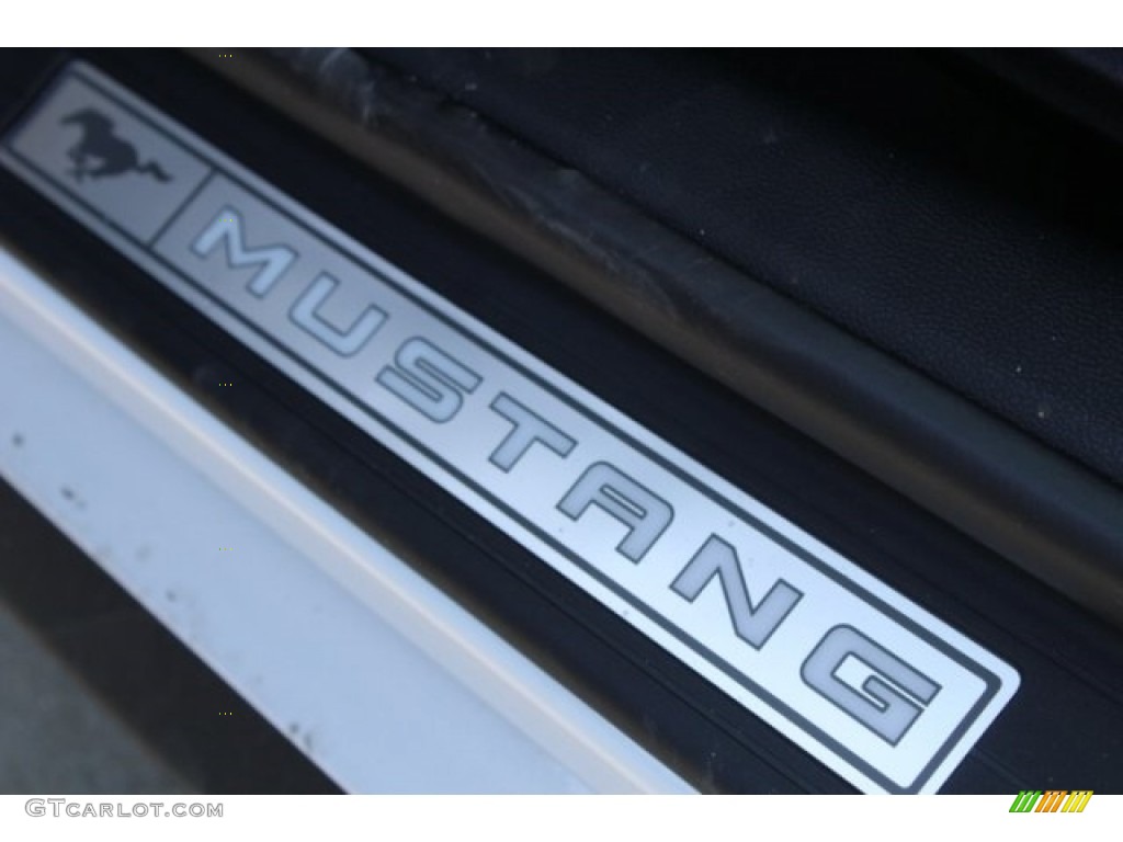 2018 Mustang GT Premium Fastback - Oxford White / Ebony photo #32
