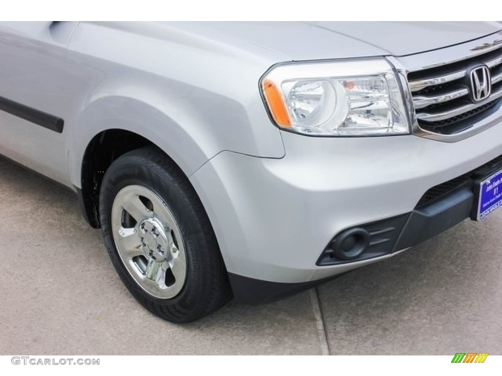 2015 Pilot LX - Alabaster Silver Metallic / Gray photo #10