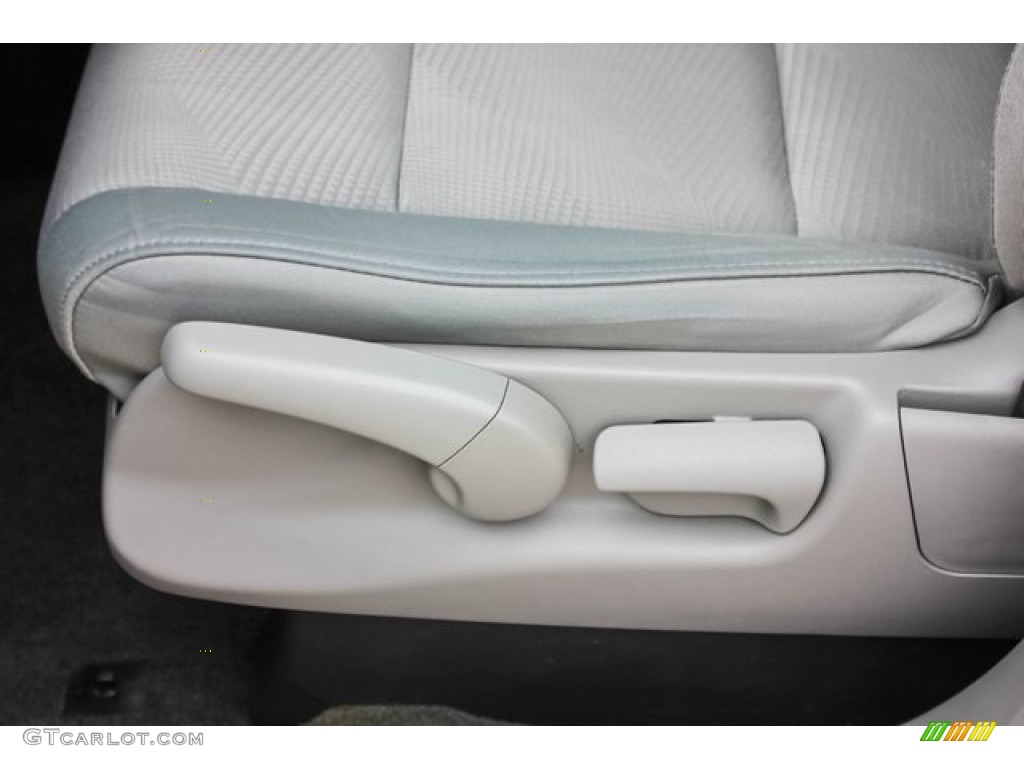 2015 Pilot LX - Alabaster Silver Metallic / Gray photo #16