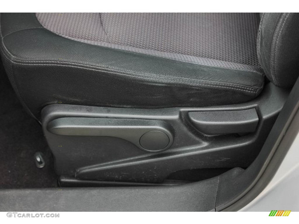 2009 Rogue SL - Silver Ice / Gray photo #16