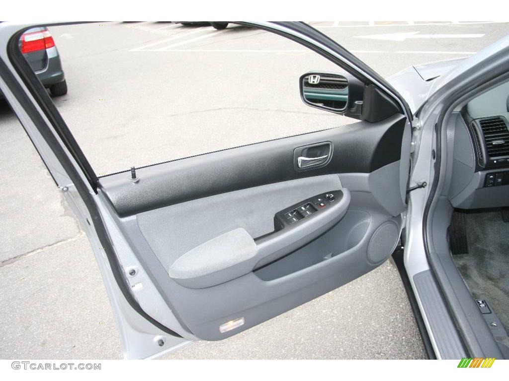 2006 Accord LX V6 Sedan - Alabaster Silver Metallic / Gray photo #17