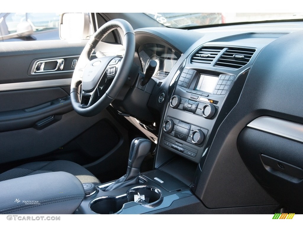 2018 Explorer XLT 4WD - Platinum Dune / Ebony Black photo #9