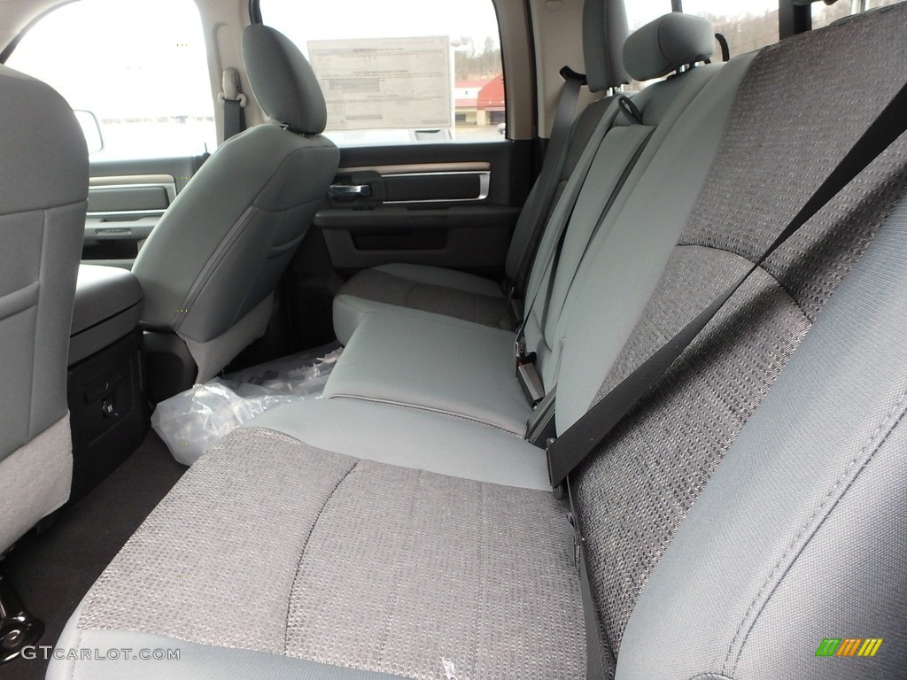 2018 1500 Big Horn Crew Cab 4x4 - Brilliant Black Crystal Pearl / Black/Diesel Gray photo #12