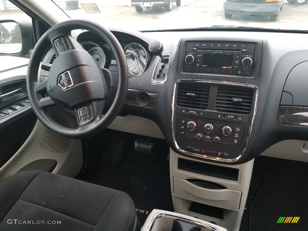 2011 Grand Caravan Mainstreet - Deep Cherry Red Crystal Pearl / Black/Light Graystone photo #3